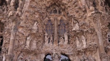 Barcelona 'daki Noel Sagrada Familia cephesi.
