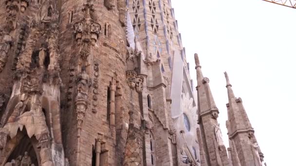 Fasaden av jul Sagrada Familia i Barcelona. — Stockvideo