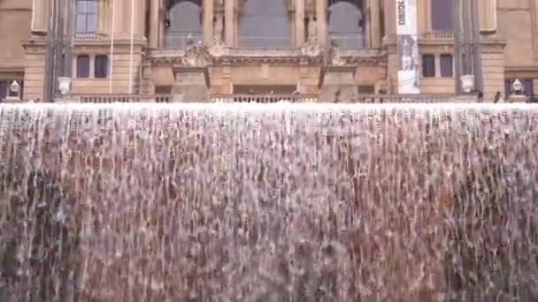 Nationaal paleis in Barcelona, Spanje. Een publiek paleis op Mount Montjuic aan het einde van de esplanade-avenida van de koningin van Mary-Cristina, Plein van Spanje. — Stockvideo