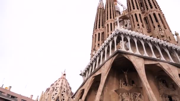 激情的一面-巴塞罗那的Sagrada Familia. — 图库视频影像