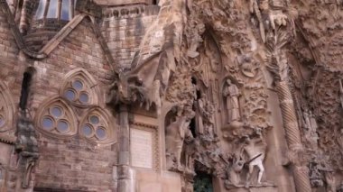 Barcelona 'daki Noel Sagrada Familia cephesi.