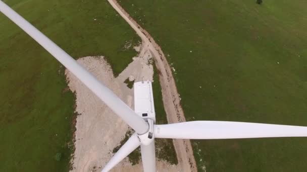 High wind generator on green meadows in Montenegro — Stock Video