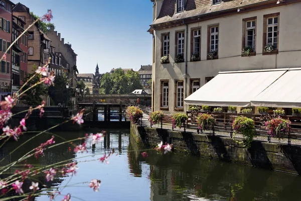 Vatten Kanaler Kör Genom Byn Strasbourg Frankrike — Stockfoto