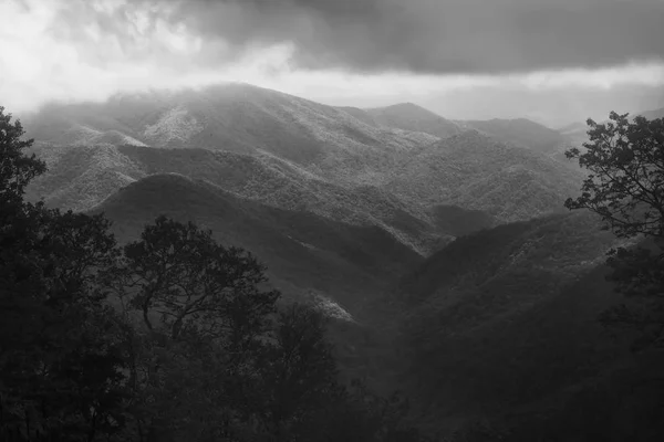 Smoky Blue Ridge Mountains Het Zwart Witte Toon — Stockfoto