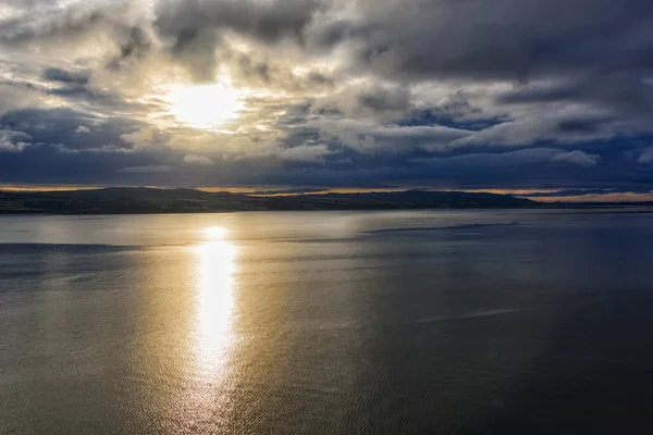 上高地の夕日とスコットランドに沈む夕日 — ストック写真
