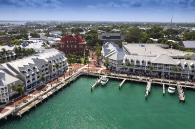 Key West, Florida - 11 Temmuz 2011: Key West, bağlantı noktası kruvaziyer gemi yolcu ve turist dolu.