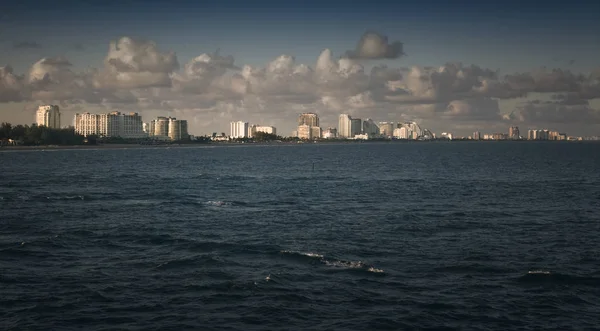 Paisagem Horizontal Cidade Fort Lauderdale Flórida Sobre Oceano Atlântico — Fotografia de Stock