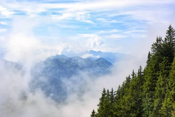 De Zwitserse Alpen uit Lucern, Zwitserland — Stockfoto