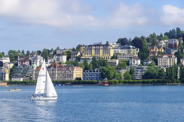 Segling på Vierwaldstättersjön, Schweiz — Stockfoto