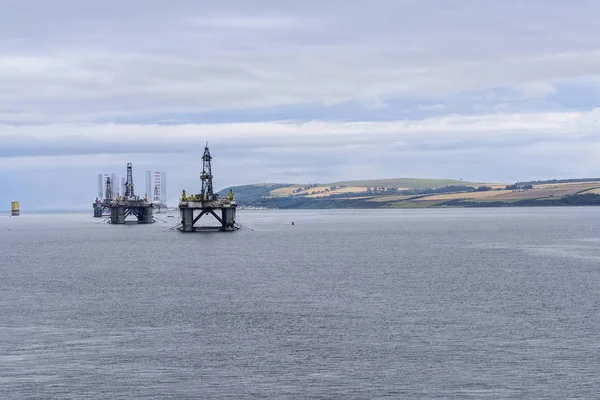 Cromarty Firth petrol kuleleri — Stok fotoğraf