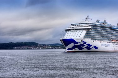 Ileri Firth Prenses Cruise Ship