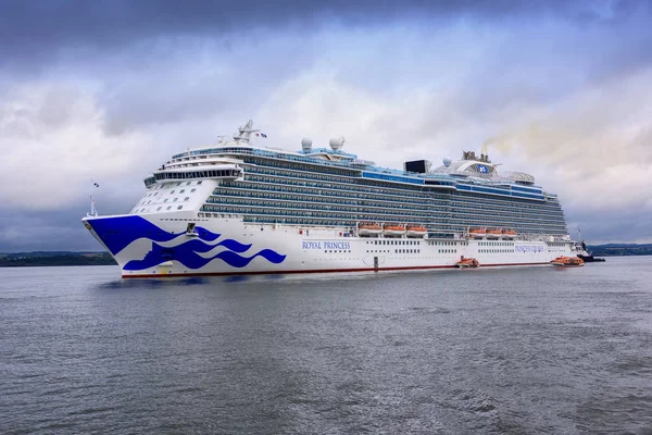 Navire de croisière Princesse dans le Firth of Forth — Photo