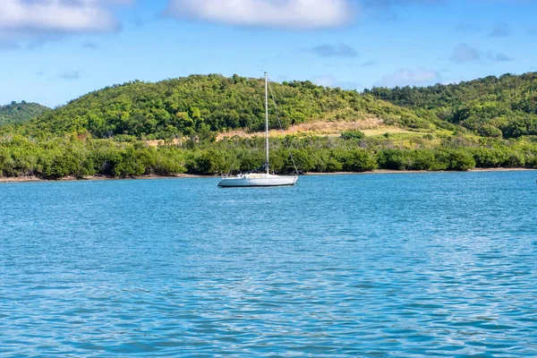 Velero Anclado Las Aguas Costa Puerto Rico — Foto de Stock