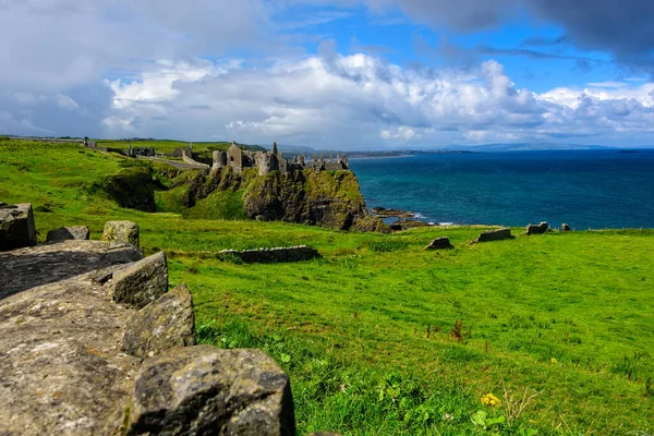 Strukturální Pozůstatky Zničeného Hradu Dunluce Severním Irsku — Stock fotografie