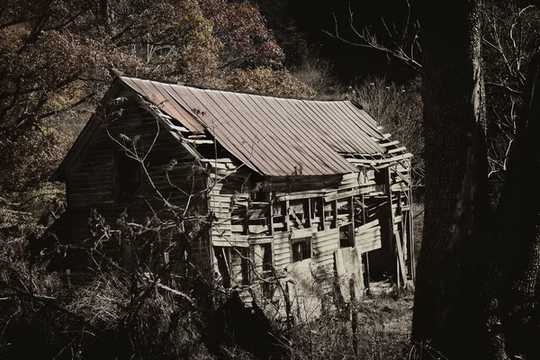 Old Abandoned Barn Sepia Tone Effect — Stock Photo, Image