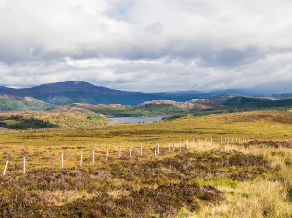 Ver en Great Glen o Glen Más en la sierra escocesa cerca del Lago Ness — Foto de Stock