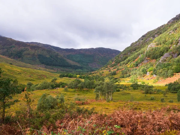 Ampla vista para Glen Nevis nas Terras Altas da Escócia — Fotografia de Stock
