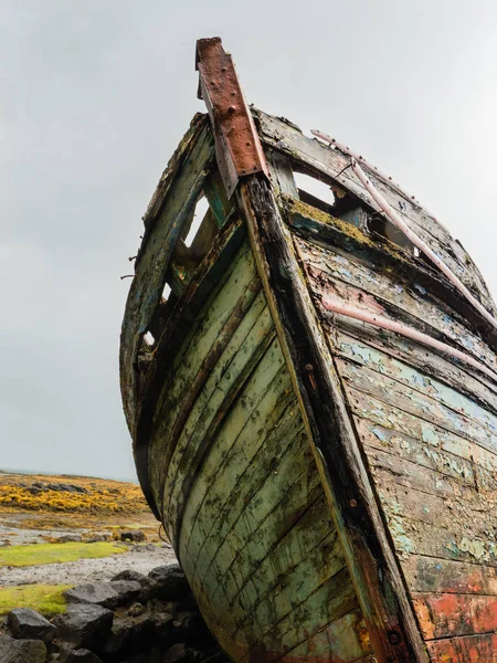 Ztroskotal rybářských člunů na skotský ostrov Mull — Stock fotografie