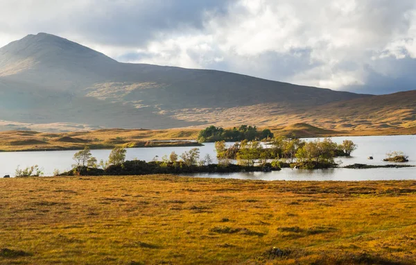 Lochan Na H-Achlaise a Rannoch Moor v Glen Coe — Stock fotografie