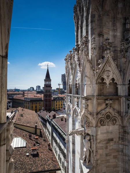 Blick von der Dachterrasse der Mailänder Catehdral in Italien — Stockfoto