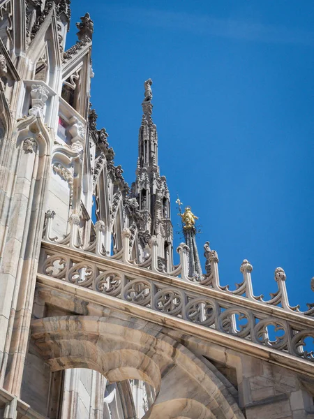 Details on roof terrace of Milan Catehdral in Italy — Stock Photo, Image