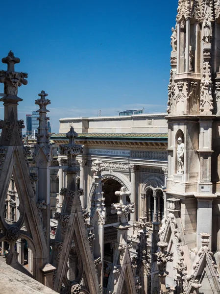 Detaljer på takterrassen i Milano Catehdral i Italien — Stockfoto