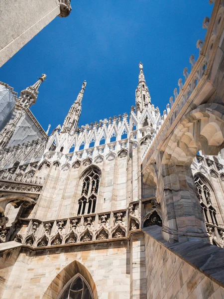 Detaljer på takterrassen i Milano Catehdral i Italien — Stockfoto