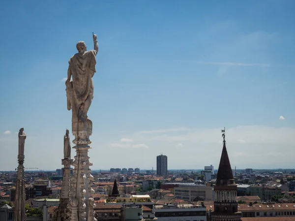 Blick von der Dachterrasse der Mailänder Catehdral in Italien — Stockfoto