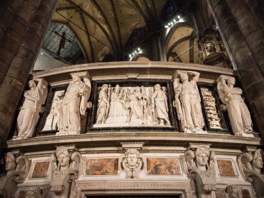 İtalya'da Milan Catehdral içinde Mimari ayrıntılar