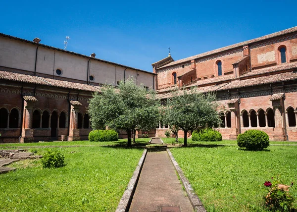 Abbazia di Chiaravalle della Colomba u Piacenza, Itálie — Stock fotografie