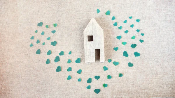 緑の葉と環境にやさしい家のコンセプト — ストック写真