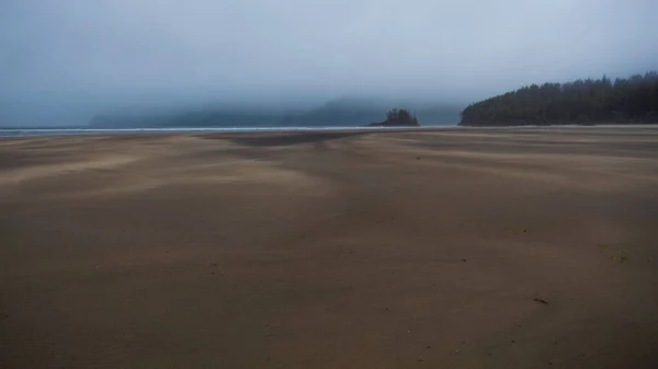 Belle Plage Qui Étend Sur Des Kilomètres Par Une Journée — Photo