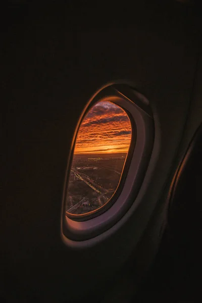 Amanecer Vuelo Las Ventanas Con Colores Increíbles Ala Del Avión —  Fotos de Stock