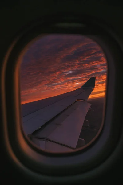 Nascer Sol Voo Nas Janelas Com Cores Incríveis Asa Avião — Fotografia de Stock