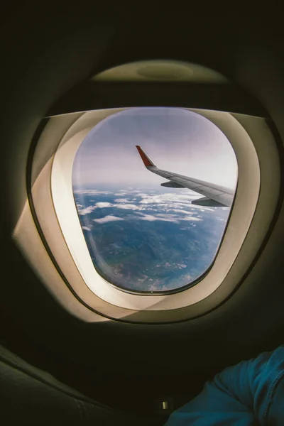 Okno Letadlo Městem Letu — Stock fotografie