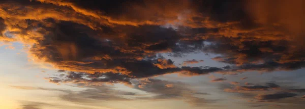 Dramatische Kleurrijke Zonsondergang Hemel — Stockfoto