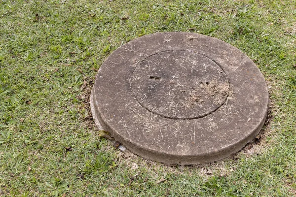 Close View Concrete Man Hole Cover Water System Dried Grass — Stock Photo, Image