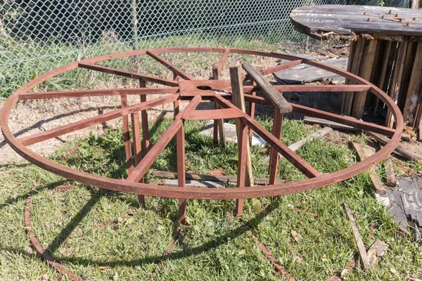 Antiguo tambor de metal oxidado — Foto de Stock