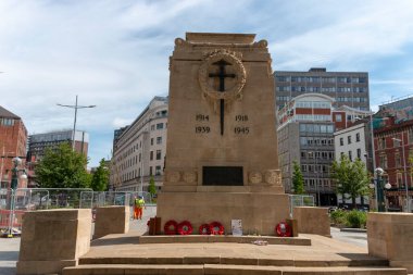 Bristol-Haziran-2020-İngiltere-Savaş Gazileri anıtı manzarası, şehir merkezinde, ülkeleri için savaşan kadın ve erkeklere saygılarını sunmak için. 