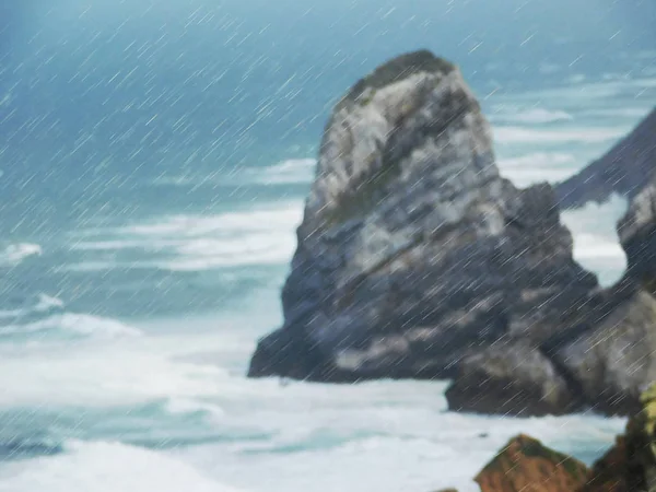 Atlantik Okyanusu kıyısında, Cabo da Roka, Portekiz görüntülemek