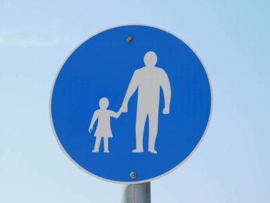 yol işaretleri: yayalar için bir simge
