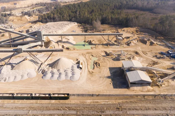 Opencast maden ocağının havadan görünümü. Endüstriyel yer görünümü fro — Stok fotoğraf