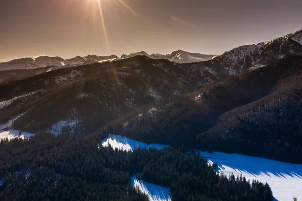 Luchtfoto winter Tatra berglandschap van Zakopane — Stockfoto