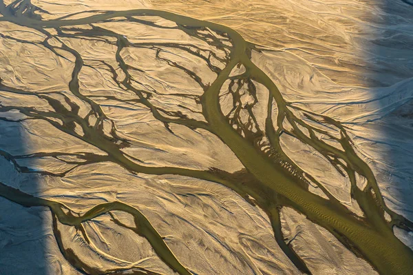 Vista aérea de un enorme lecho de río desde un dron —  Fotos de Stock