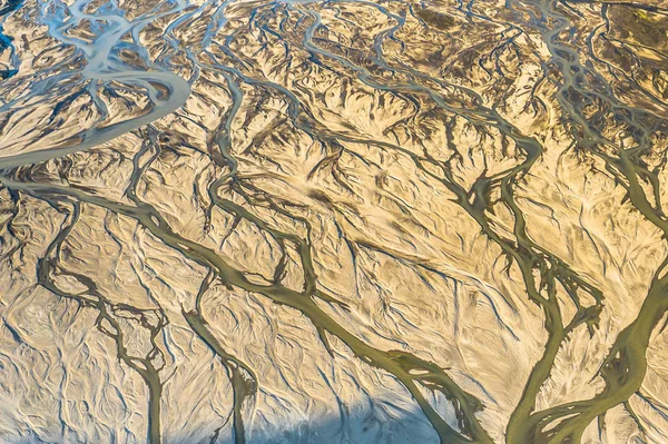 Vue aérienne par drone d'un immense lit de rivière — Photo