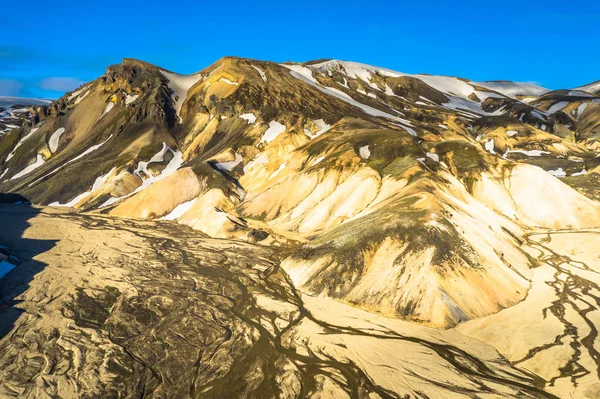 Landmannalaugar Izland. Csodálatos és gyönyörű kilátás és a föld — Stock Fotó