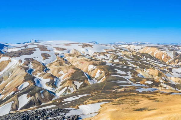 Landmannalaugar w Islandii. Niesamowite i piękne widoki i grunty — Zdjęcie stockowe