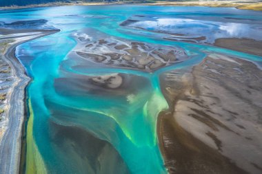 İzlanda güzel doğal geri havadan görünümü ve üst görünümü nehir