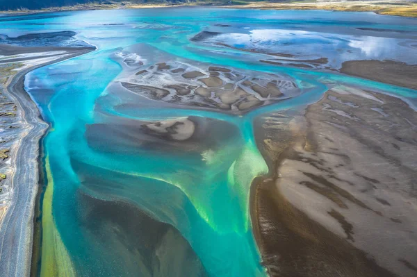 Vista aérea y vista superior del río en Islandia hermosa espalda natural —  Fotos de Stock