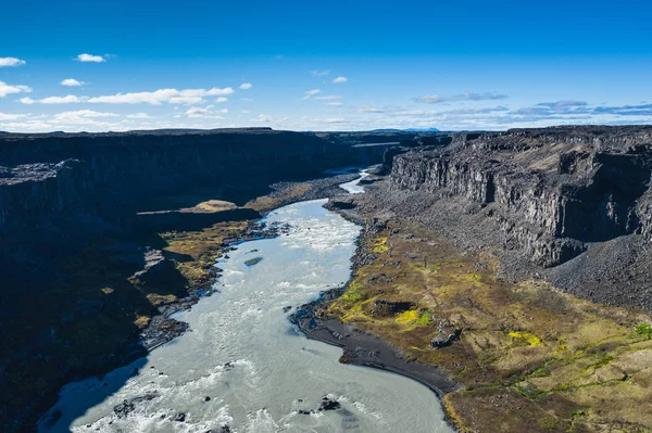 Fantastische Aussicht auf die Schlucht in der Nähe von Wasserfall Hafragilsfoss. Standort: — Stockfoto